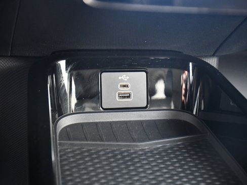 Used 2025 Ford Mustang Mach-E Premium image 29