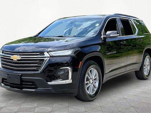 Used 2023 Chevrolet Traverse LT FWD image 3