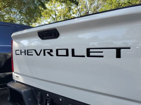 Used 2025 Chevrolet Silverado 2500 Custom w/ Custom Convenience Package AWD/4WD image 6