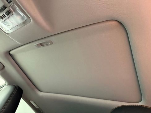 Certified 2019 Toyota Highlander XLE AWD/4WD image 19