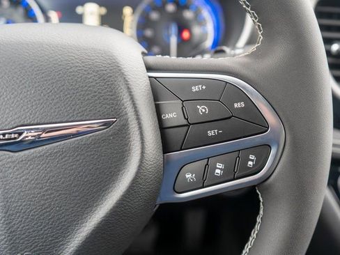 New 2026 Chrysler Pacifica Select image 17