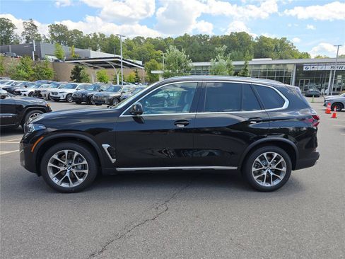 Certified 2026 BMW X5 xDrive40i w/ Climate Comfort Package AWD/4WD image 8