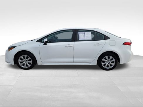 Used 2022 Toyota Corolla LE image 5