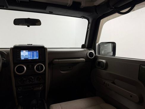 Used 2009 Jeep Wrangler Sahara AWD/4WD image 41