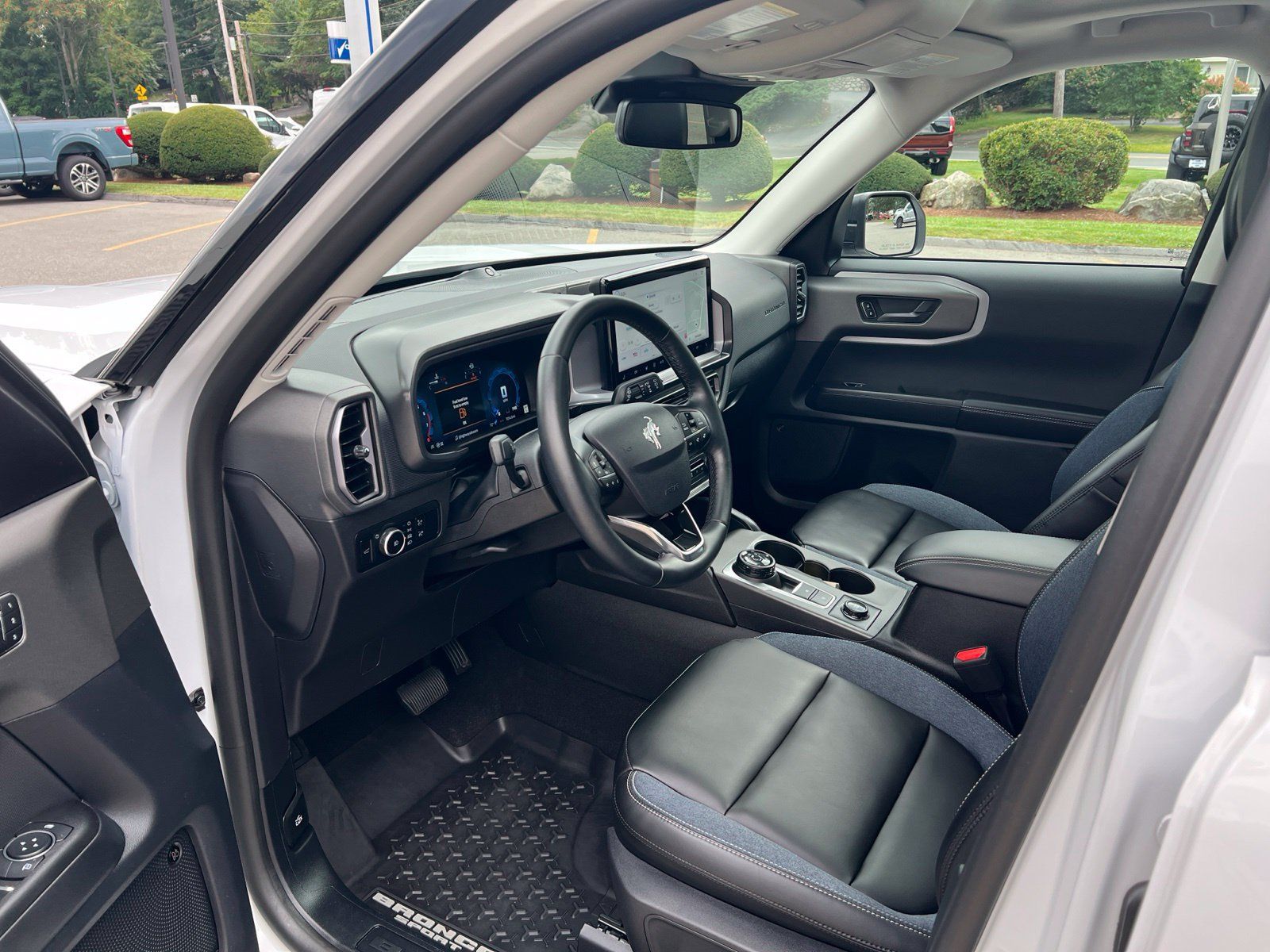 Used 2025 Ford Bronco Sport Outer Banks w/ Outer Banks Tech Package+ AWD/4WD image 19