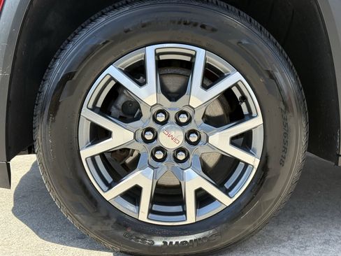 Used 2023 GMC Acadia SLT image 12