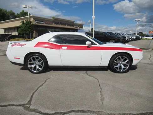 Used 2016 Dodge Challenger SXT Plus image 7