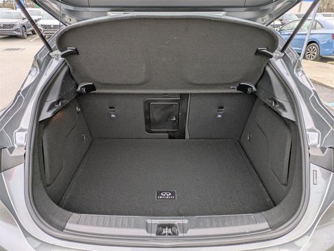 Used 2018 INFINITI QX30 Premium w/ Cargo Package image 13