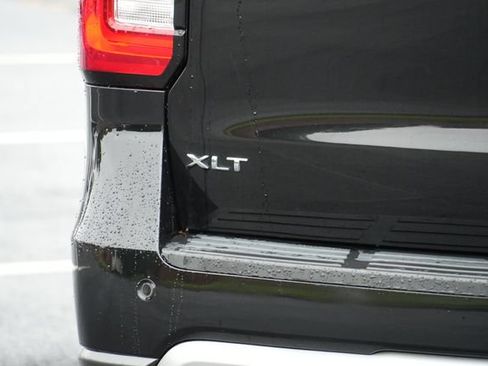 Used 2024 Ford Expedition XLT AWD/4WD image 7