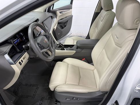 Used 2017 Cadillac XT5 Luxury w/ LPO, Wheel Lock Package image 11