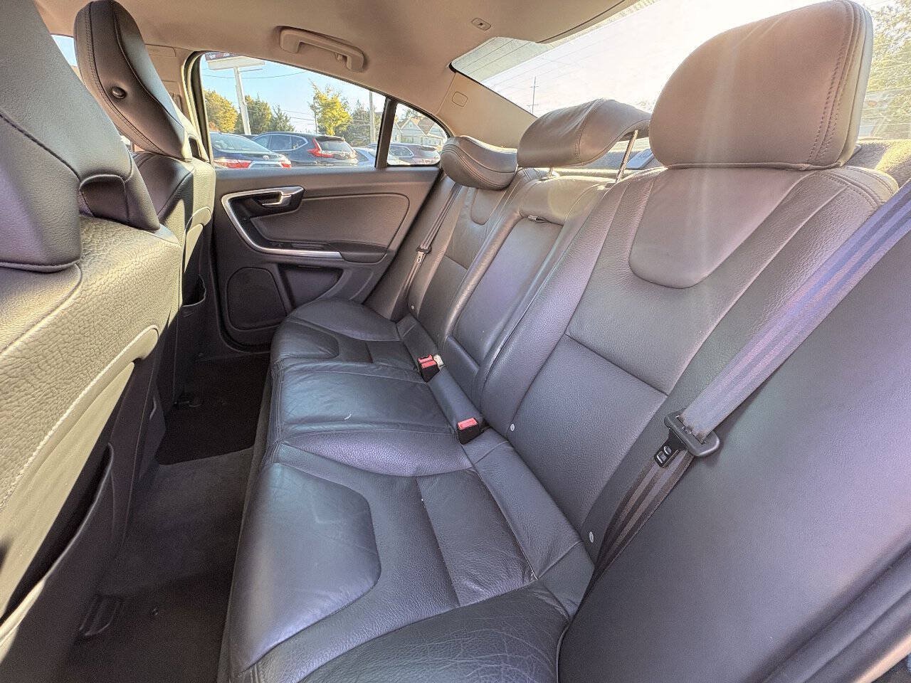 Used 2012 Volvo S60 T5 FWD image 17