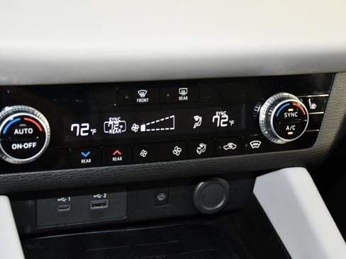 Used 2024 Mitsubishi Outlander SEL AWD/4WD image 29
