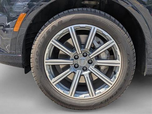 Used 2017 Audi Q7 3.0T Prestige AWD/4WD image 9