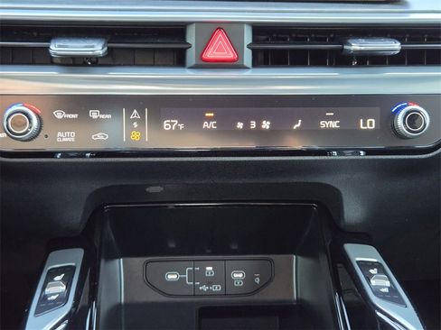 Used 2025 Kia Sorento SX Prestige image 18