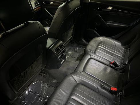 Used 2019 Audi Q5 2.0T Premium w/ Convenience Package image 11