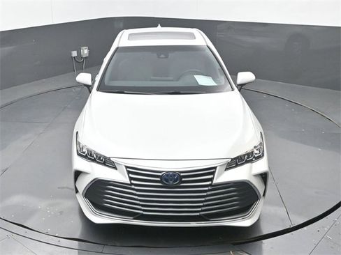 Used 2021 Toyota Avalon XLE image 32