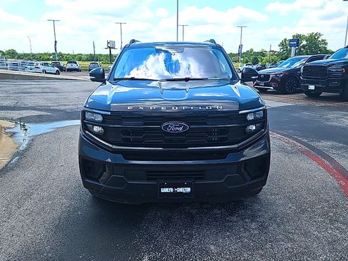 Used 2025 Ford Expedition Active AWD/4WD image 2