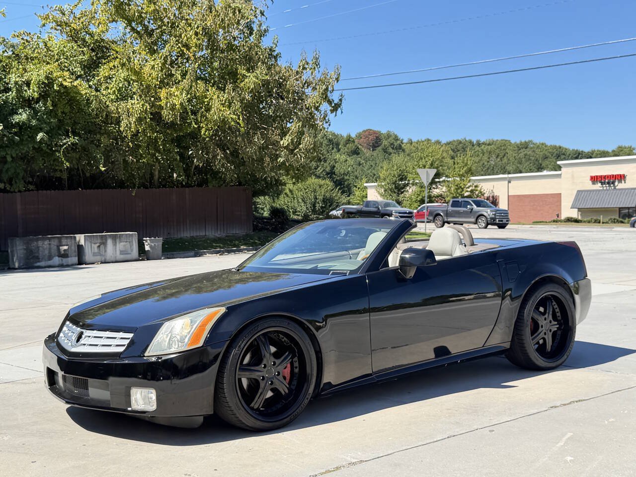 Used 2004 Cadillac XLR RWD image 1