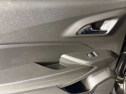 Used 2024 Chevrolet Trax LT FWD image 39
