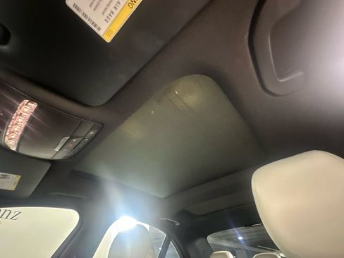 Used 2017 Mercedes-Benz C 300 4MATIC Sedan image 34