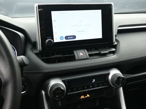 Used 2025 Toyota RAV4 XLE image 11