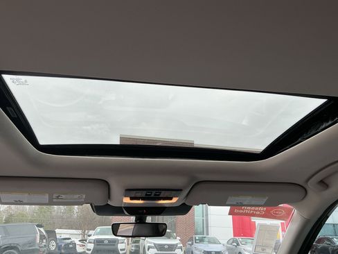 Used 2024 Nissan Pathfinder Platinum w/ Cargo Package image 26