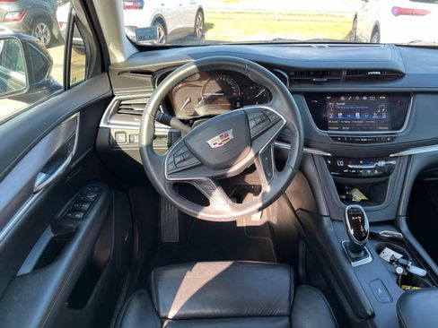 Used 2017 Cadillac XT5 Luxury FWD image 11