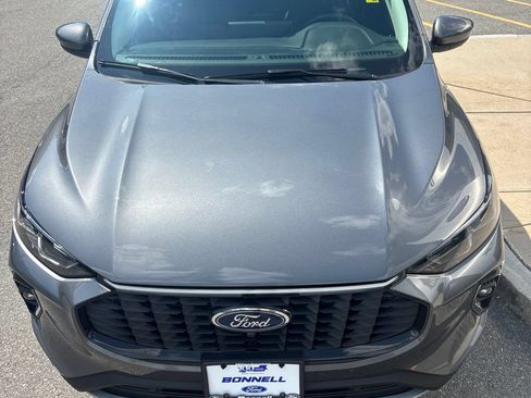 Used 2023 Ford Escape Platinum AWD/4WD image 8