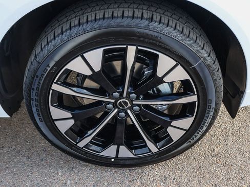 New 2026 Volvo XC60 B5 Plus w/ Climate Package image 14