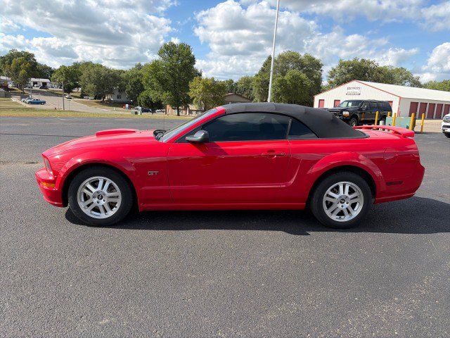 Used 2007 Ford Mustang GT RWD image 2