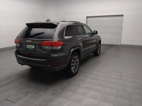 Used 2018 Jeep Grand Cherokee Overland RWD image 9