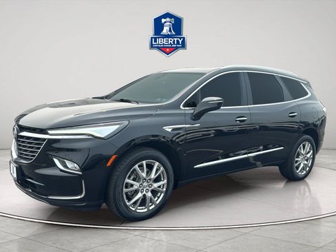 Used 2023 Buick Enclave Premium w/ Experience Buick Package FWD image 3