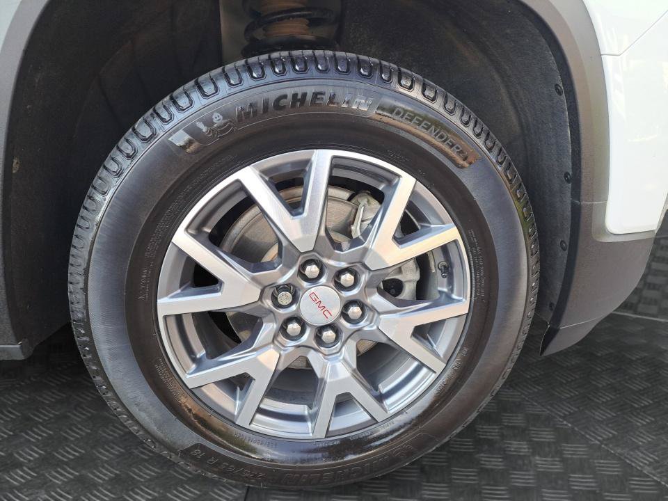 Used 2022 GMC Acadia SLT w/ Technology Package AWD/4WD image 16