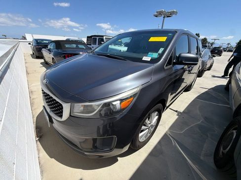 Used 2016 Kia Sedona LX w/ Option Group 020 FWD image 1