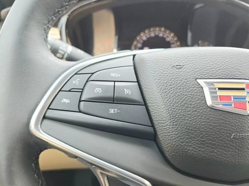 Used 2017 Cadillac XT5 Luxury w/ Driver Awareness Package FWD image 19