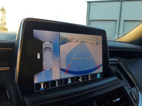 Used 2021 Chevrolet Suburban RST w/ Luxury Package image 21