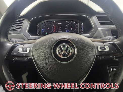 Used 2019 Volkswagen Tiguan SEL image 19