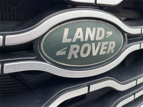 Used 2019 Land Rover Range Rover Velar S image 31
