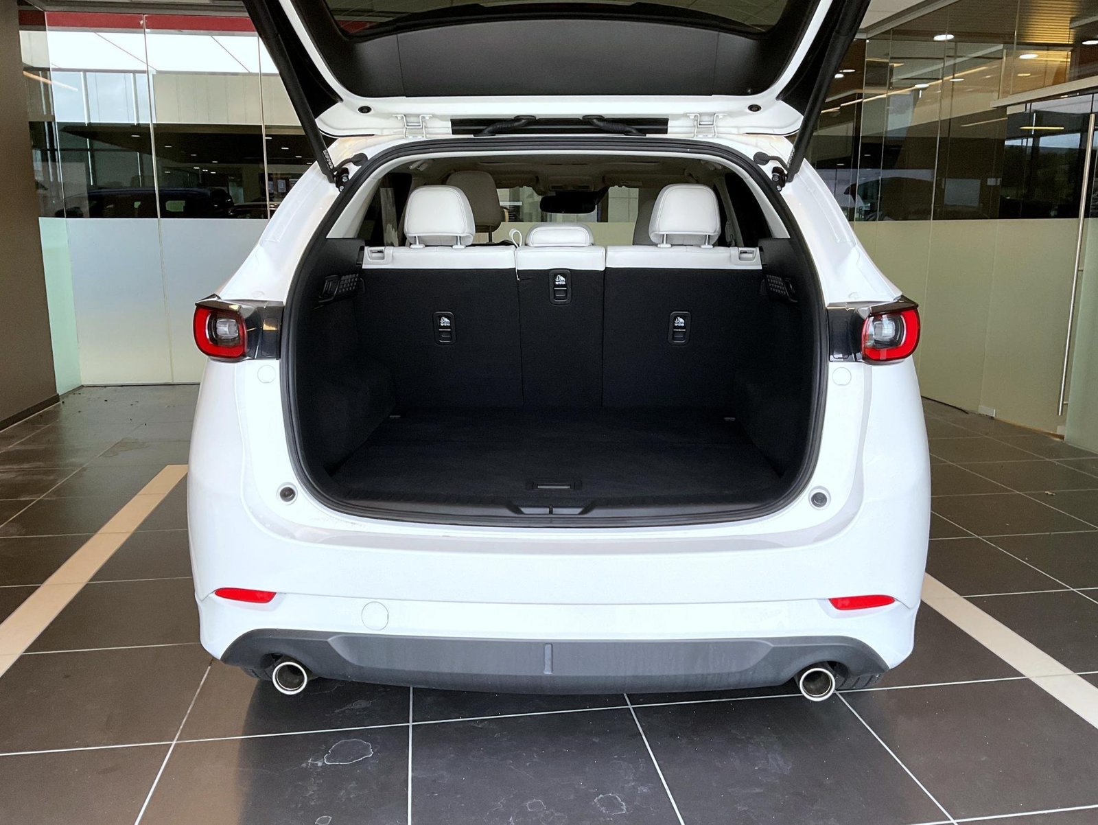 Certified 2024 MAZDA CX-5 AWD 2.5 S w/ Preferred Package image 9