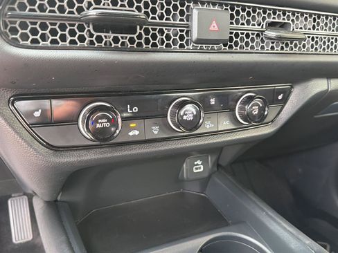 Used 2025 Honda HR-V Sport image 25