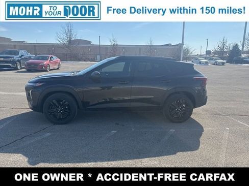 Used 2024 Chevrolet Trax ACTIV w/ Sunroof Package image 2