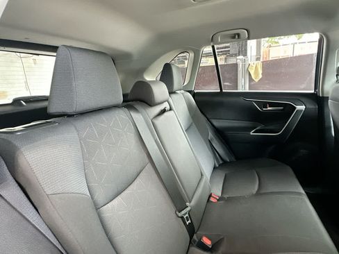 Used 2025 Toyota RAV4 XLE AWD/4WD image 26