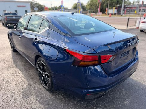 Used 2024 Nissan Altima 2.5 SR FWD image 9