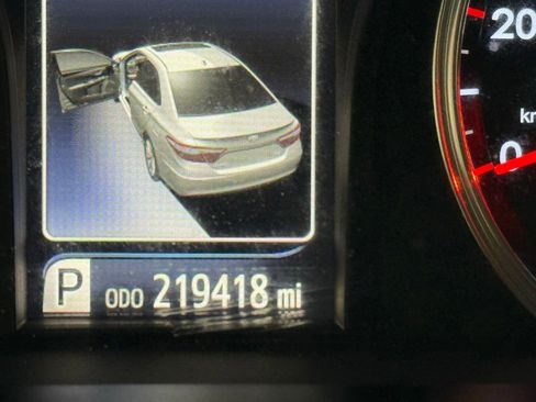 Used 2015 Toyota Camry SE FWD image 28