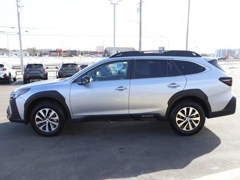 Used 2025 Subaru Outback Premium w/ Popular Package #1A image 6