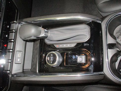 New 2026 GMC Canyon Elevation w/ Convenience Package image 29