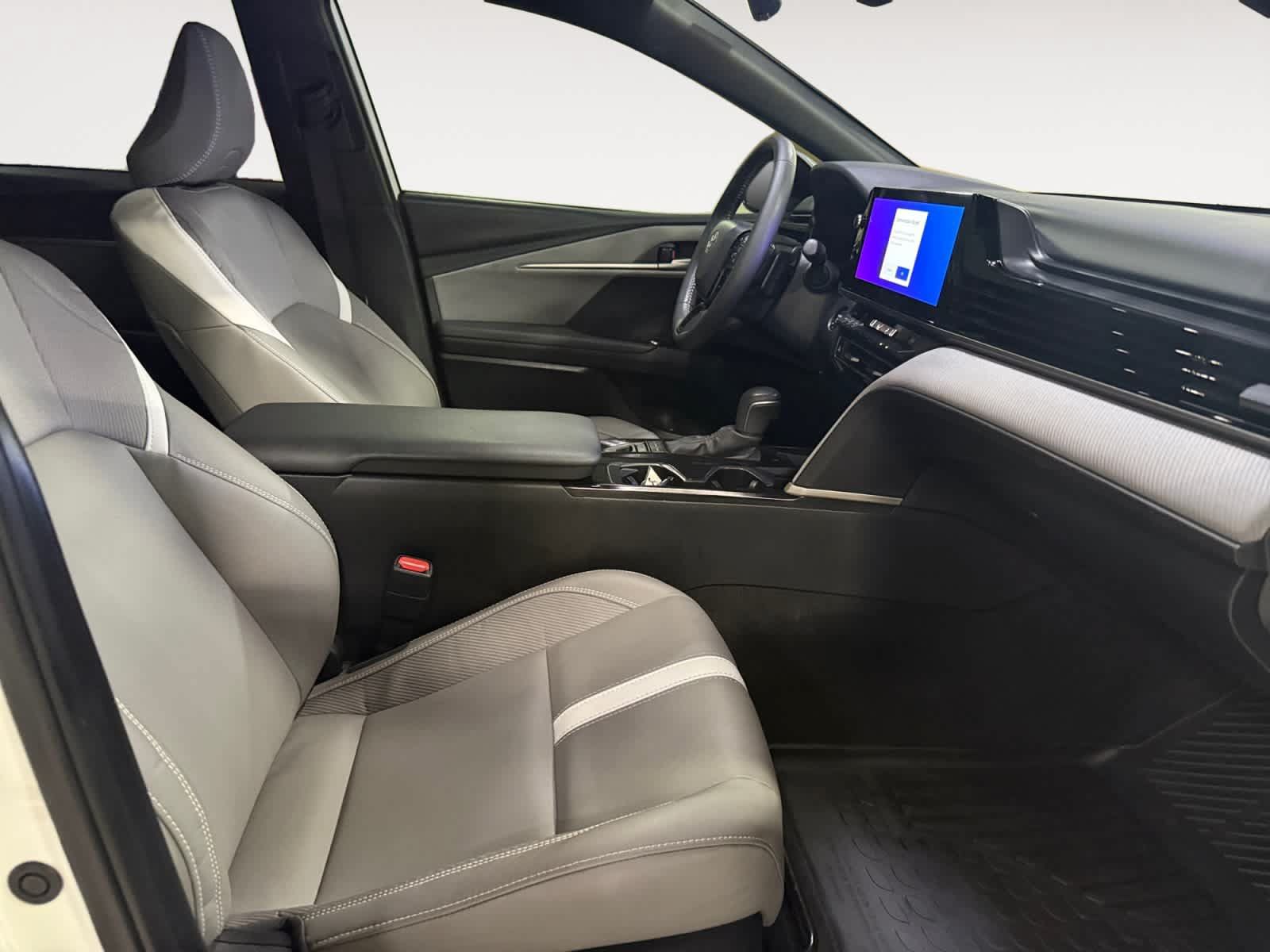 Used 2025 Toyota Camry SE w/ Multimedia Upgrade Package FWD image 22