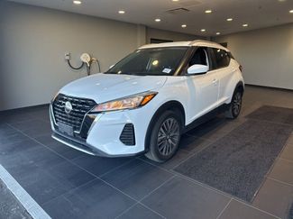 Used 2021 Nissan Kicks SV video 1