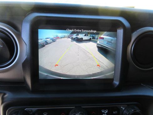 Used 2021 Jeep Wrangler Sport AWD/4WD image 21