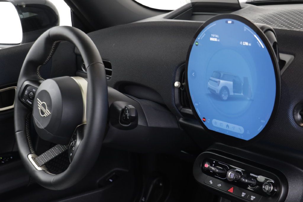 Certified 2026 MINI Cooper 2-Door Hardtop FWD image 18